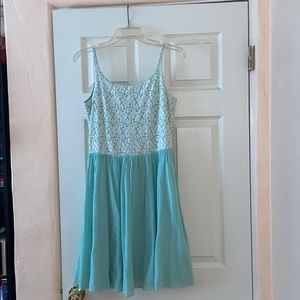 mint green dress•johnnie b